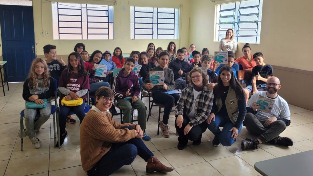 Escola de Restinga Seca recebe equipe do Geoparque Quarta Colônia para atividades sobre Paleontologia na última quinta-feira (22/06)