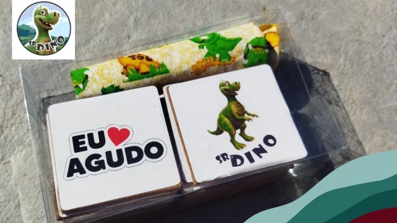 Réplicas de 05 dinossauros