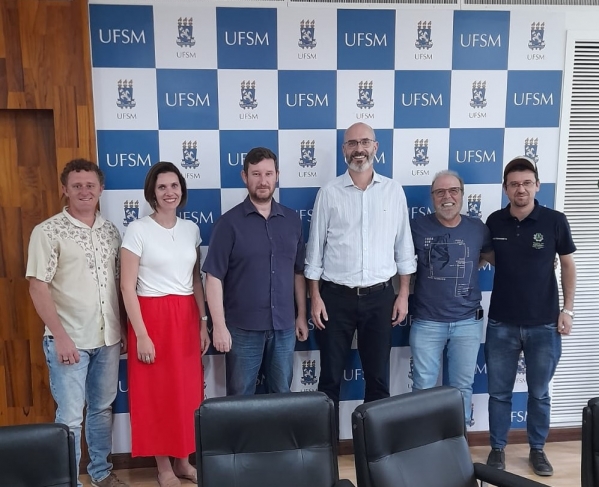  Comitiva Pró-EFA em reunião na Reitoria da UFSM